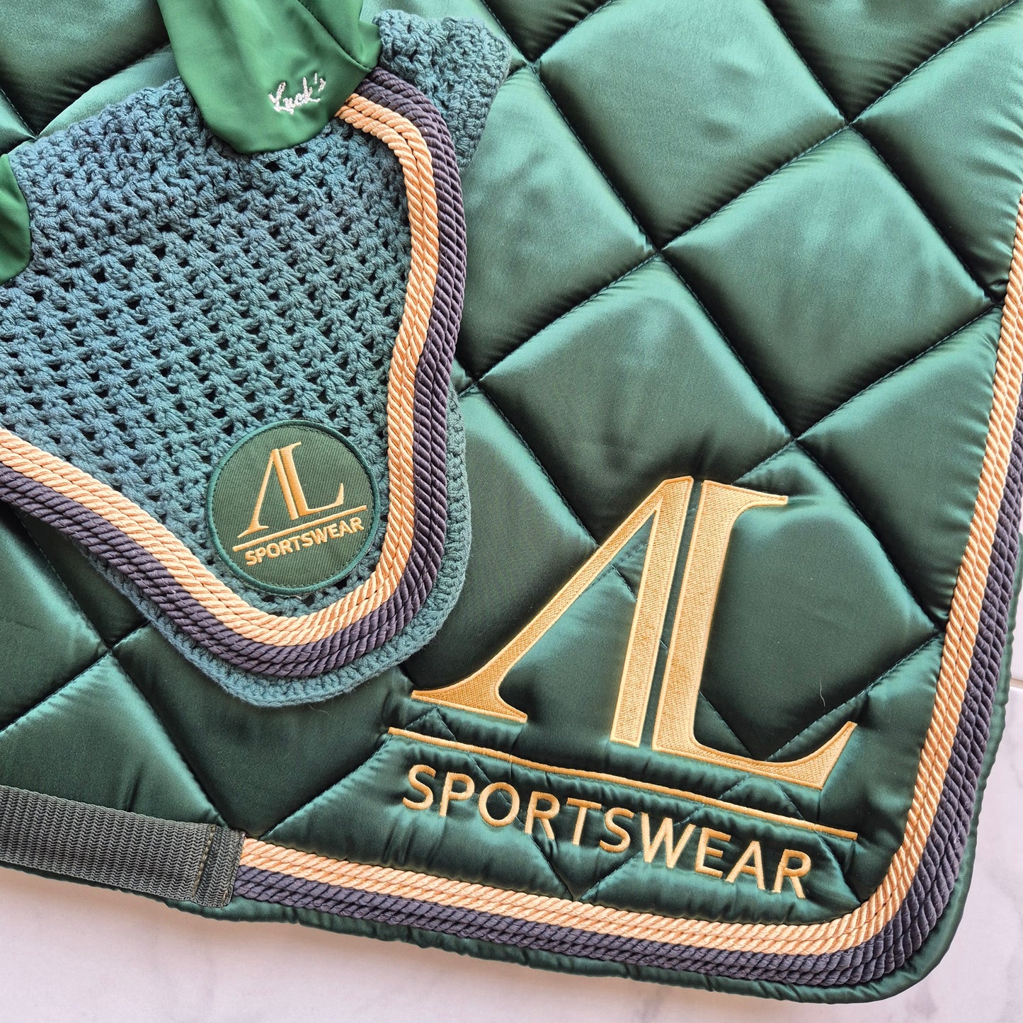 Les imparfaits : Ensemble tapis + bonnet Alexandra Ledermann vert et doré