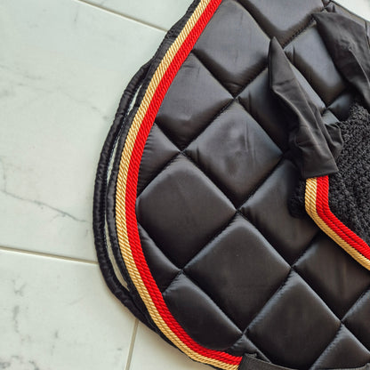 Les imparfaits : Ensemble tapis + bonnet Alexandra Ledermann noir, rouge et doré