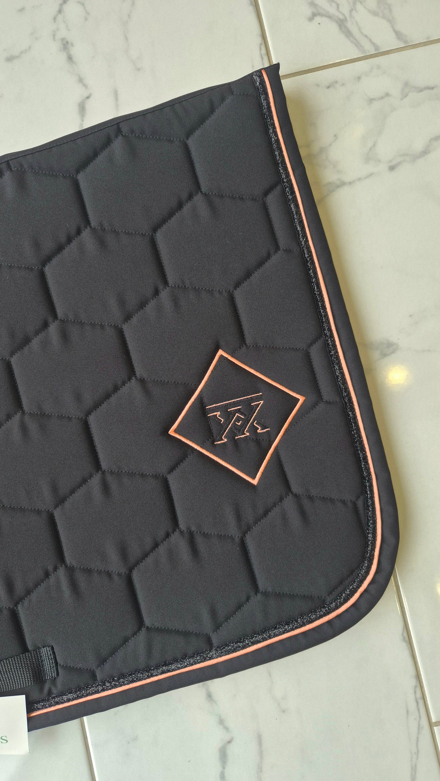 Tapis Accents OXXER noir pêche